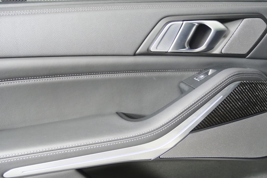 Thumbnail: 2023 BMW X5 - 13