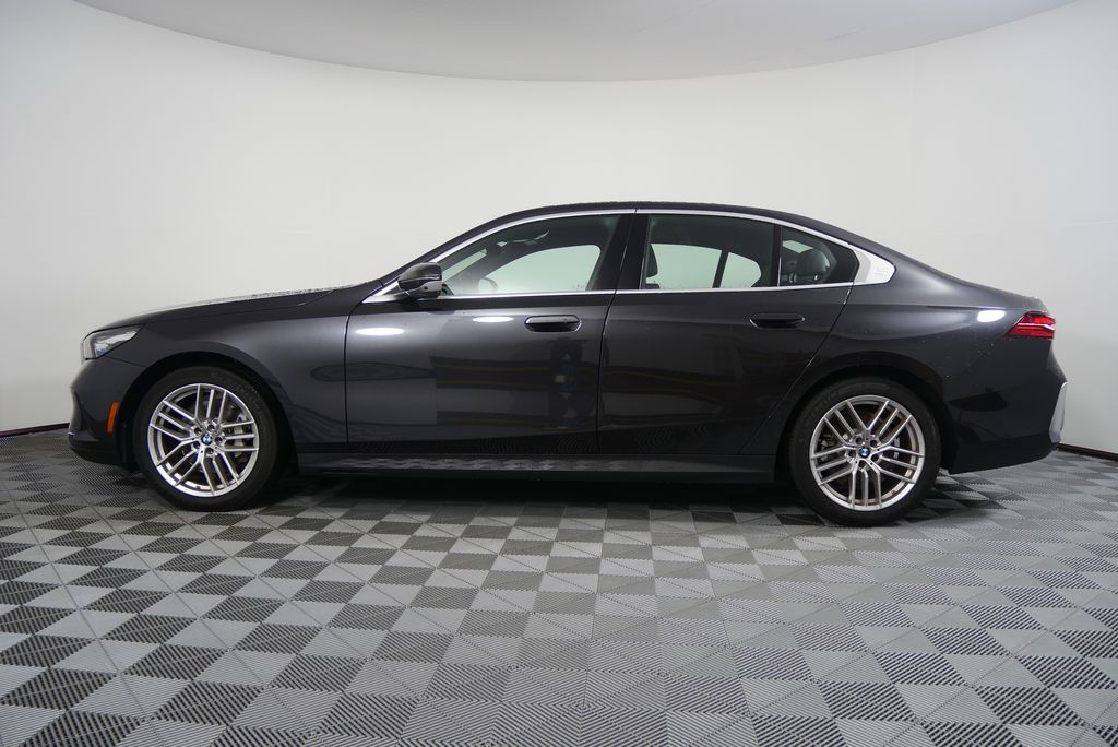 2025 BMW 5 Series 530i 6