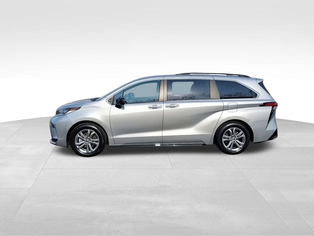 2022 Toyota Sienna XSE 5