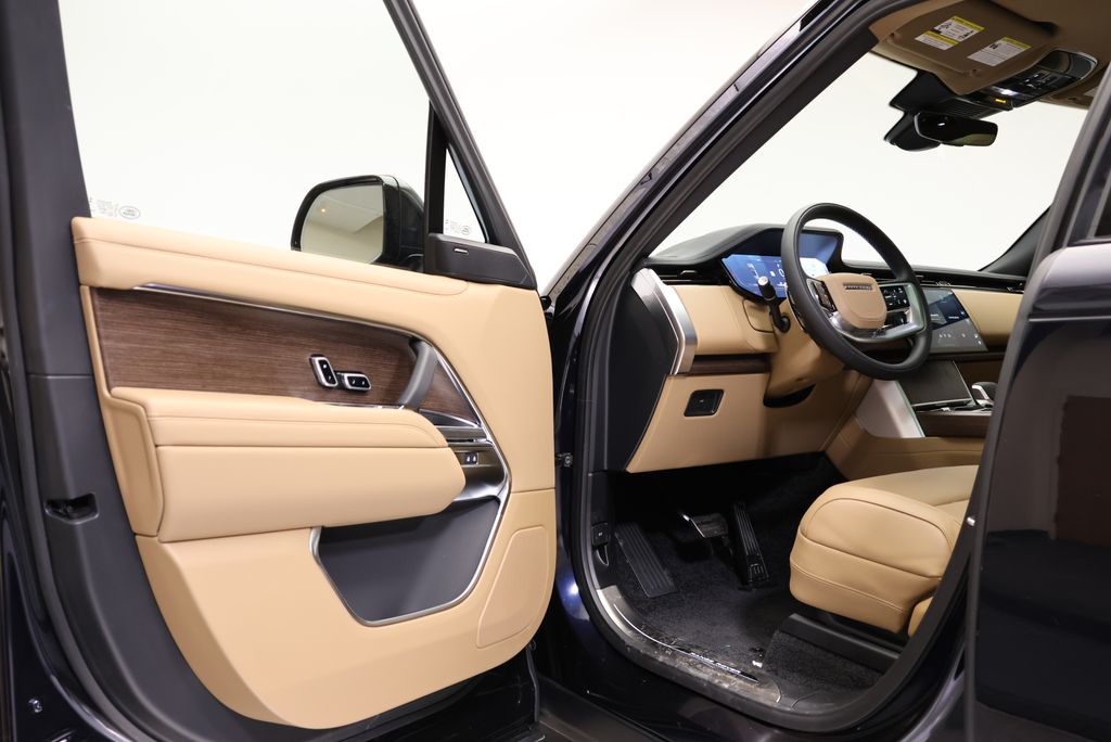 Thumbnail: 2026 Land Rover Range Rover - 31