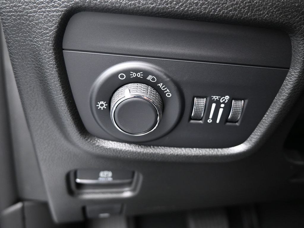 Used 2025 Bright White Clearcoat Jeep Laredo image 27