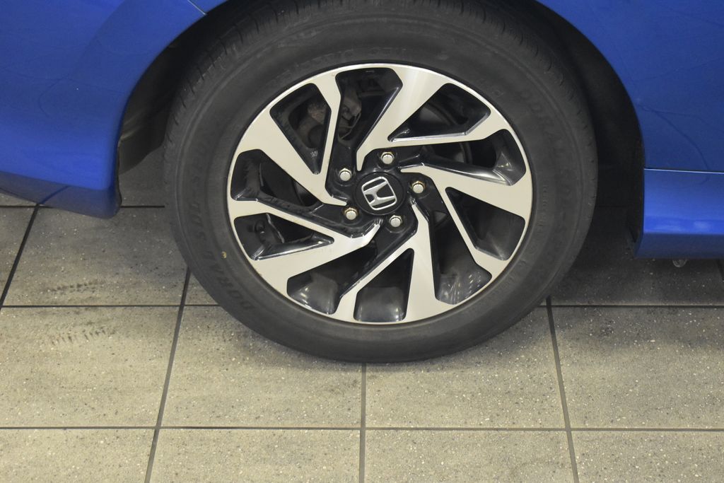 Thumbnail: 2016 Honda Civic - 12