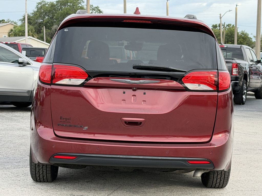 used 2019 Chrysler Pacifica car, priced at $15,392