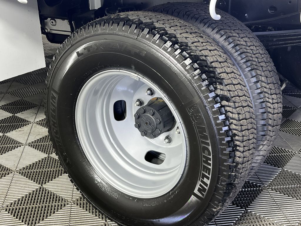 2025 Ford F-350 XL Crew Cab 60 CA 4WD, Scelzi Gooseneck Flatbed 9F0159 for sale #9F0159 - photo 17