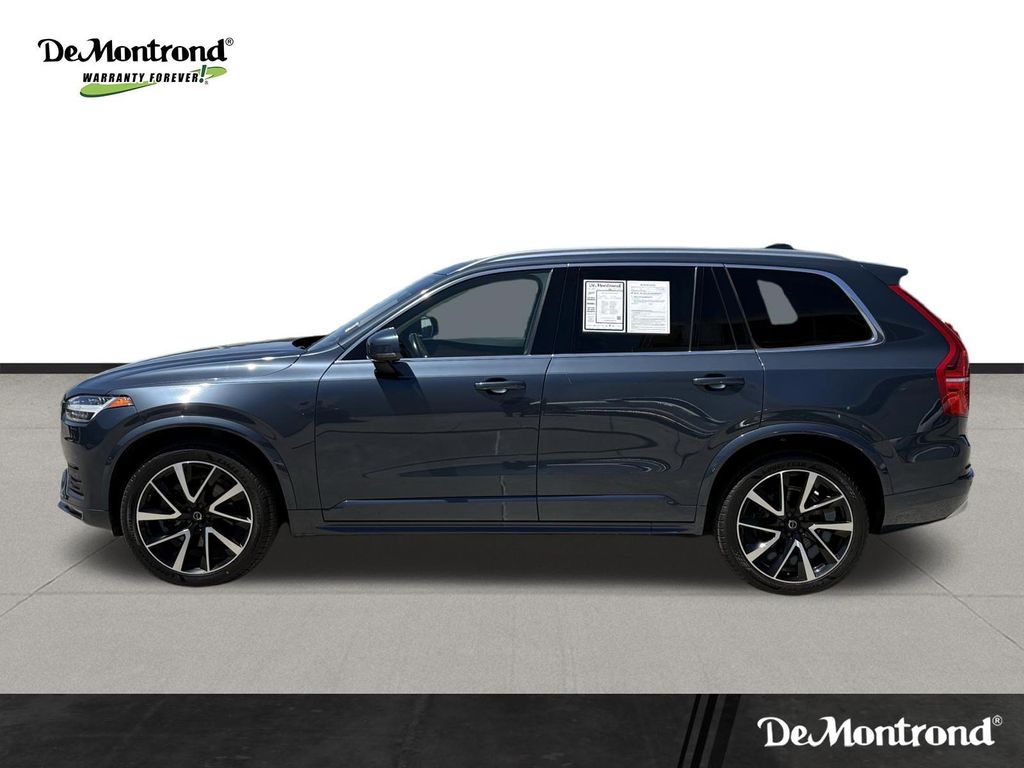 Used 2022 Denim Blue Metallic Volvo T6 Momentum image 8