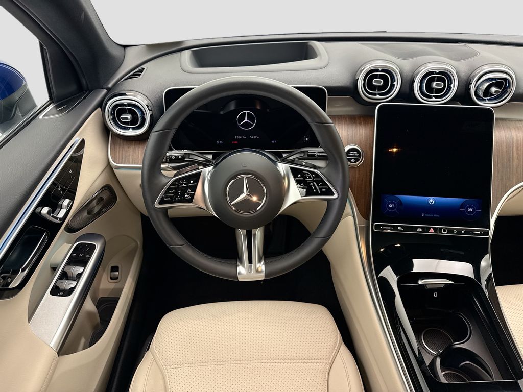 Thumbnail: 2026 Mercedes-Benz GLC - 10