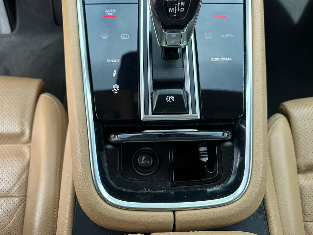 Thumbnail: 2018 Porsche Panamera - 25