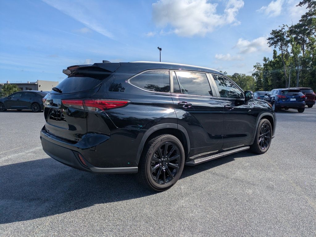 Used 2023 Toyota Highlander SUV