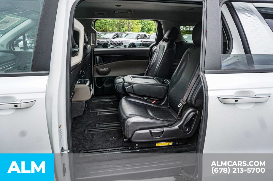 Used 2025 White Kia LXS image 20