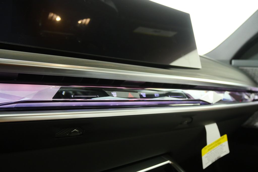Thumbnail: 2026 BMW 7 Series - 21