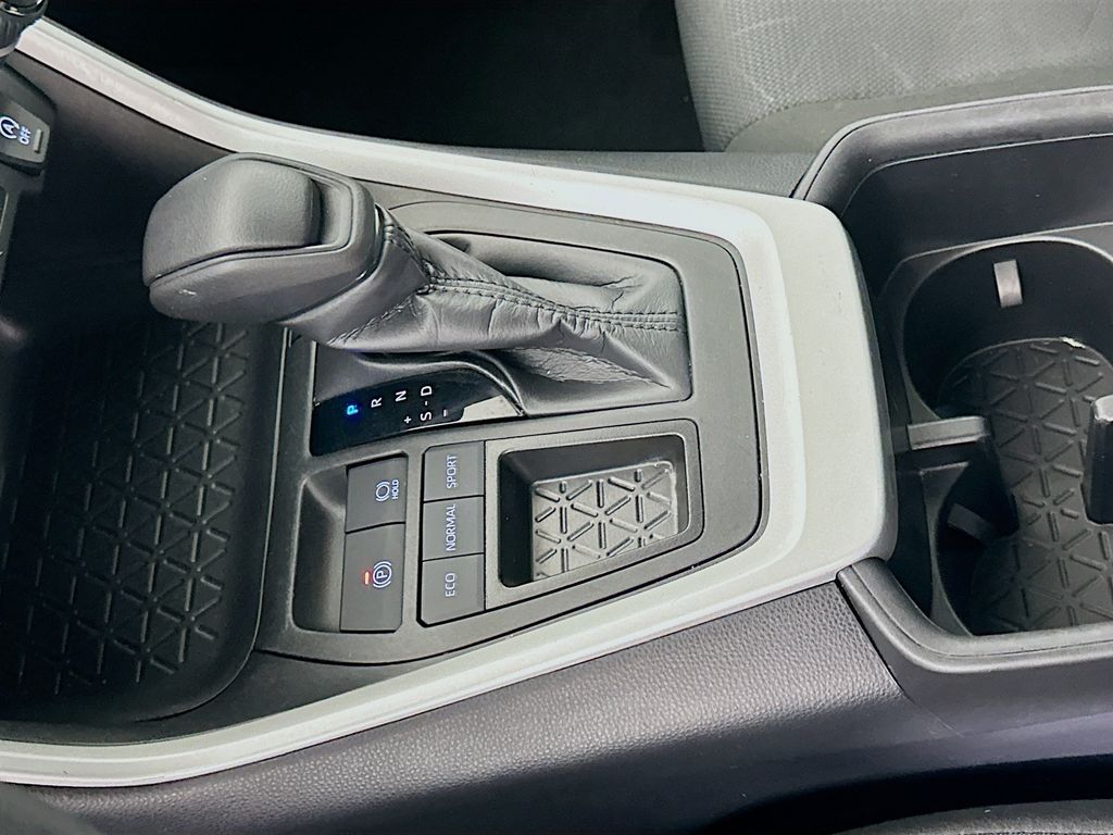 Thumbnail: 2024 Toyota RAV4 - 17