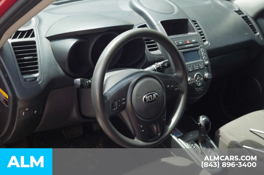 Used 2013 Red Kia Base image 5