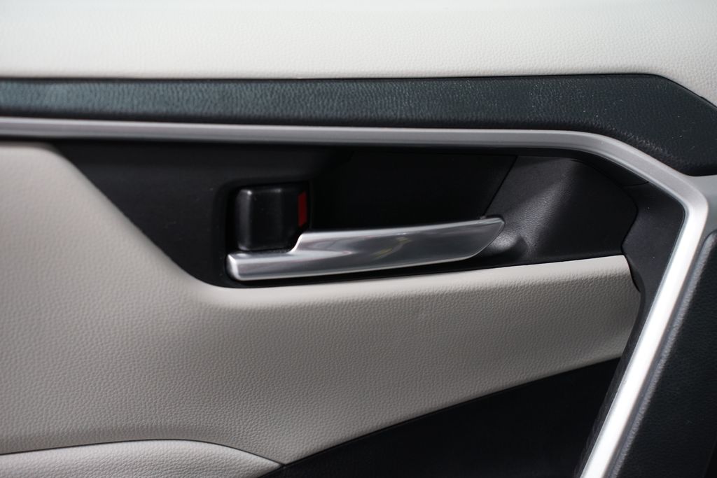 Thumbnail: 2024 Toyota RAV4 - 32