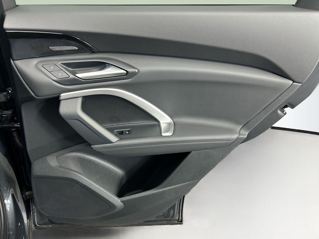 Thumbnail: 2025 Audi Q5 - 26