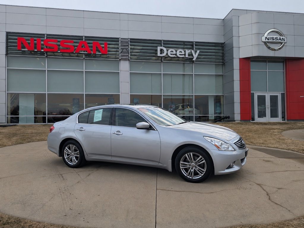 Gray (Liquid Platinum) 2013 INFINITI G37 Sedan All-Wheel Drive 7-Speed Automatic