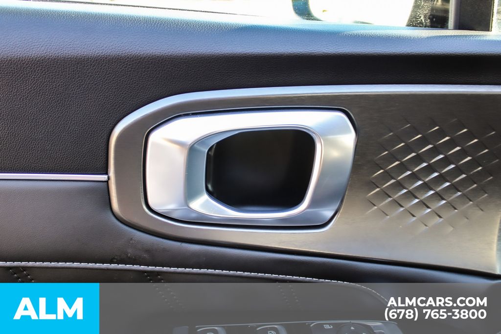 Used 2022 Black Kia SX image 40