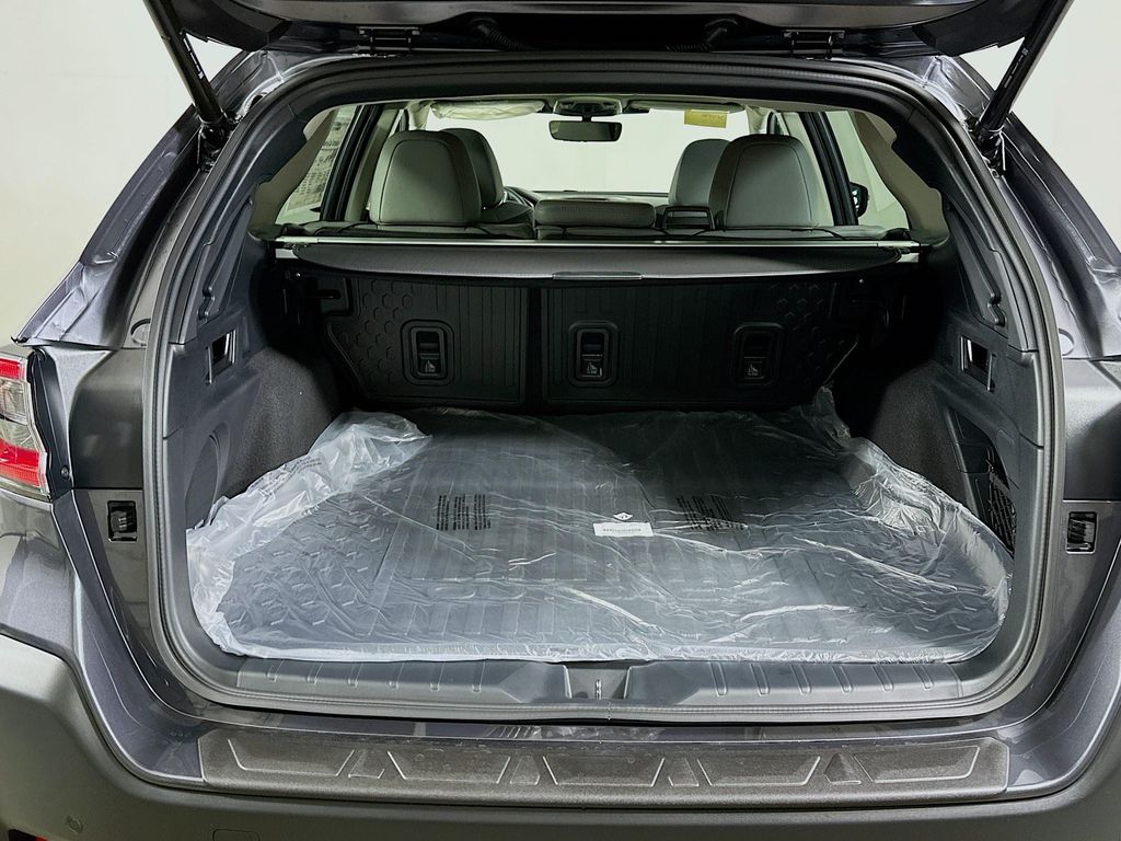 2025 Subaru Outback Limited - Photo 16
