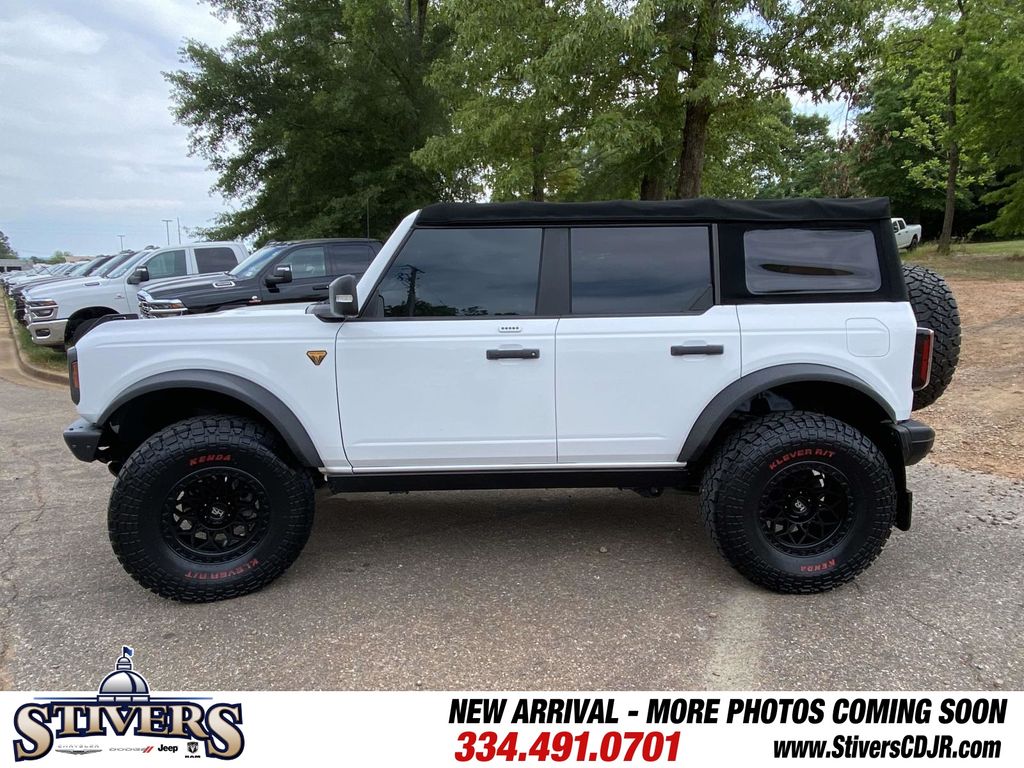 2022 Oxford White Ford Bronco Badlands 4X4 SUV