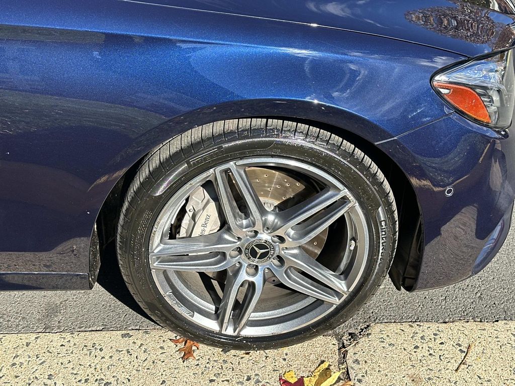 Thumbnail: 2019 Mercedes-Benz E-Class - 16