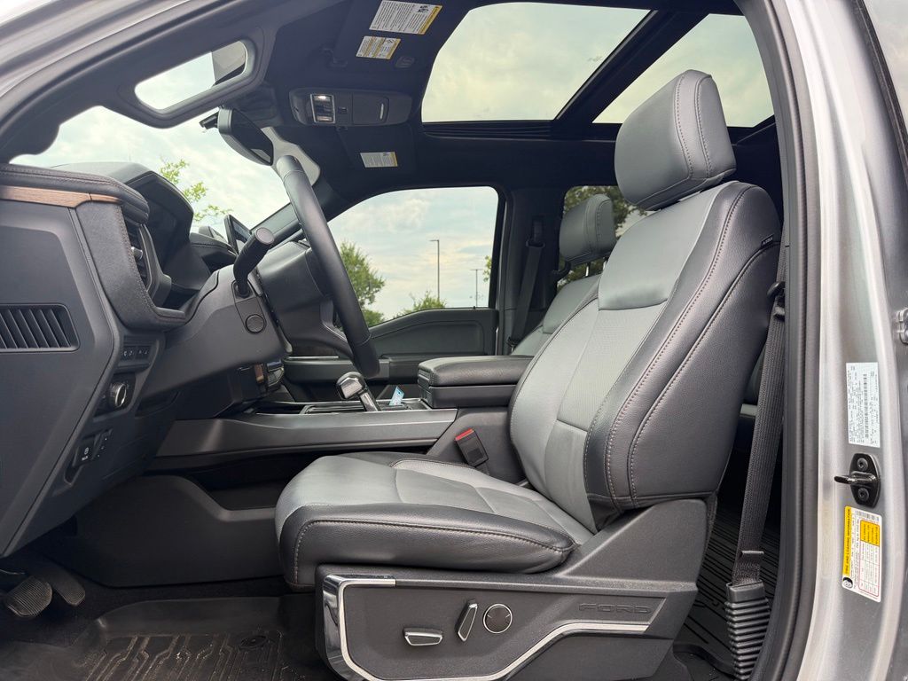 2023 Ford F-150 Lightning LARIAT