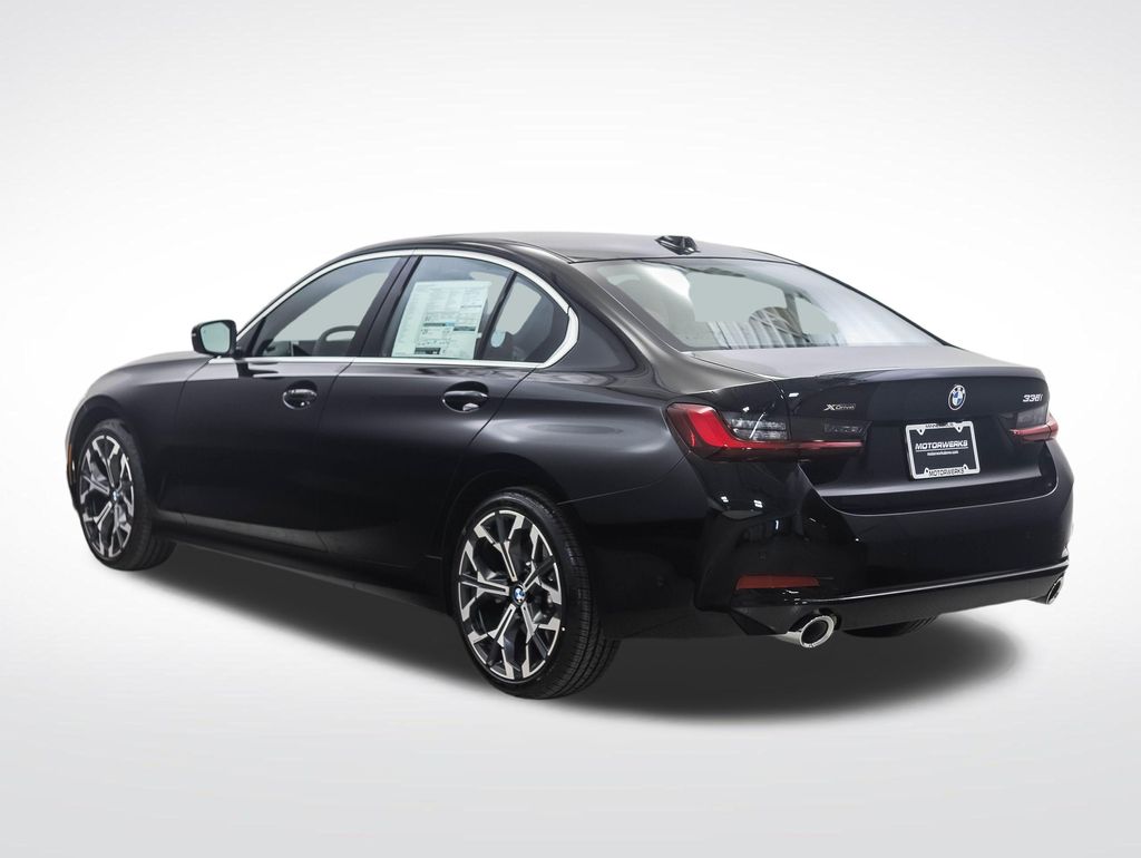 Thumbnail: 2026 BMW 3 Series - 3
