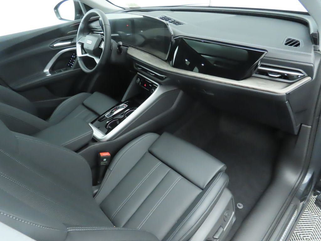 Thumbnail: 2025 Audi Q5 - 19