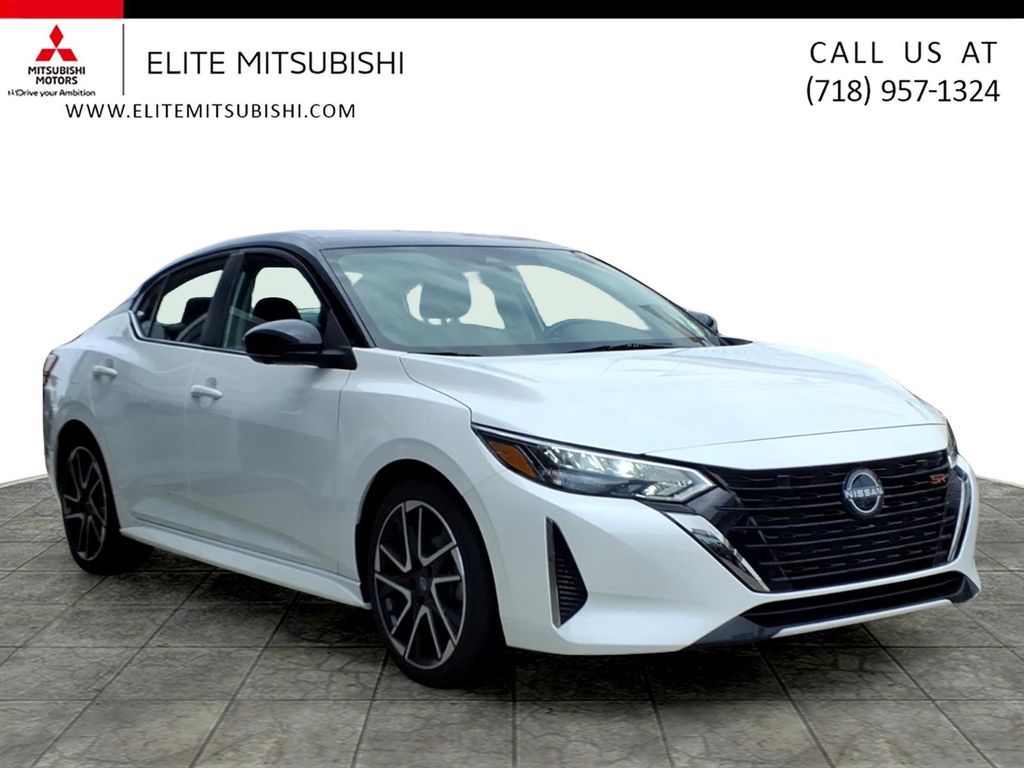 2025 Nissan Sentra SR CVT's photo