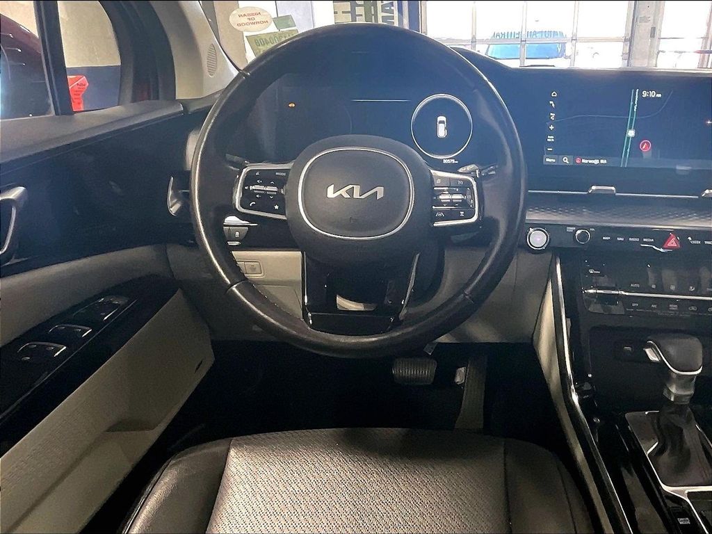2023 Kia Carnival — photo 17