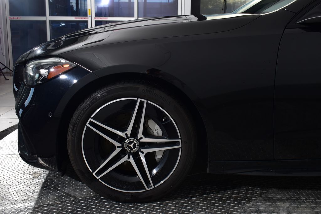 Thumbnail: 2023 Mercedes-Benz C-Class - 9