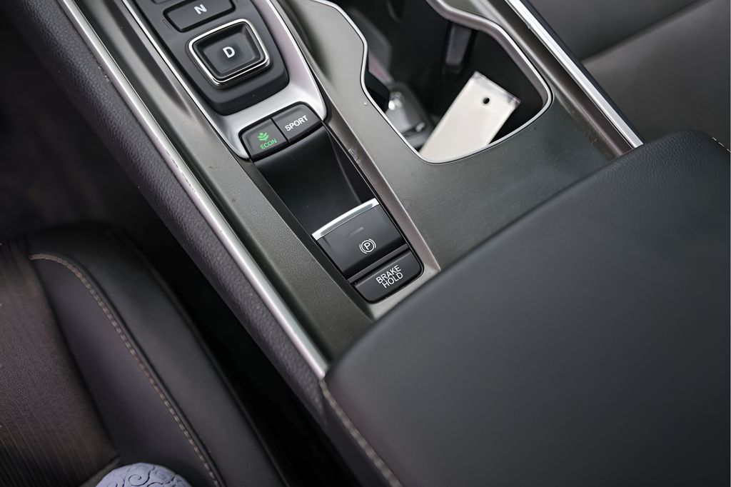 Used Car 2020 Honda Accord  Sport 2.0t For Sale Under $30,000 In Austin, Texas