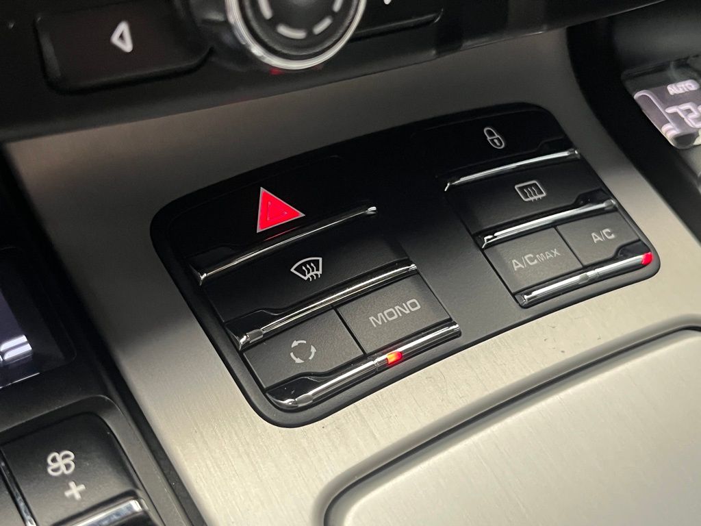 Thumbnail: 2013 Porsche Cayenne - 18