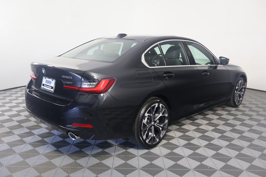 Thumbnail: 2025 BMW 3 Series - 2