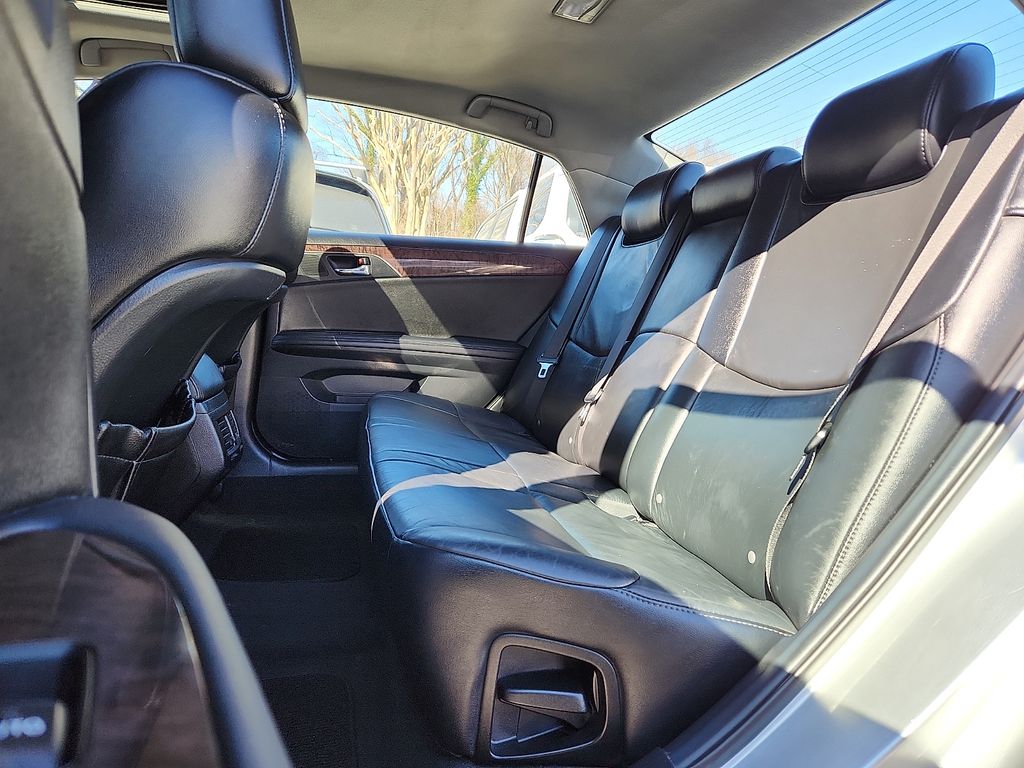 Thumbnail: 2012 Toyota Avalon - 10