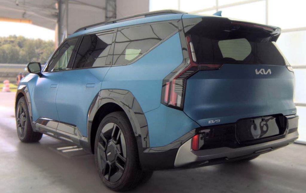 Used 2024 Blue Kia GT-Line image 4