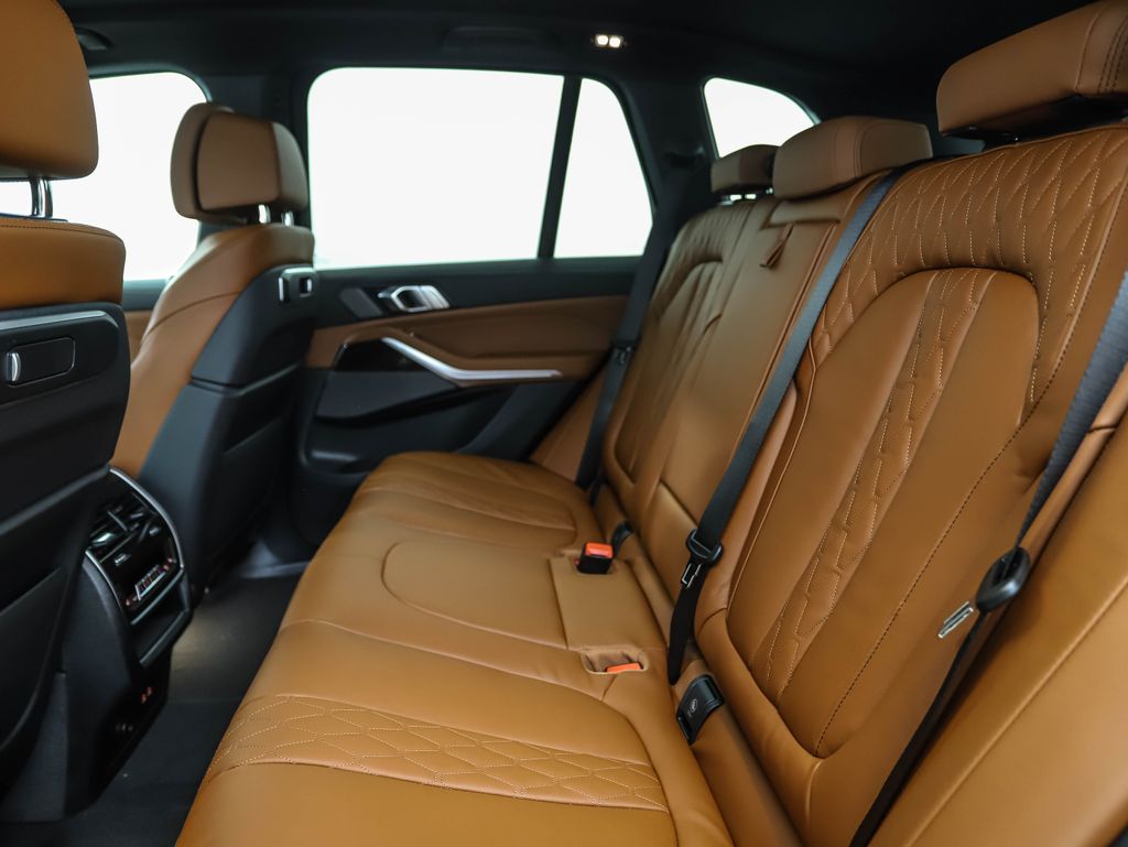 Thumbnail: 2026 BMW X5 - 20