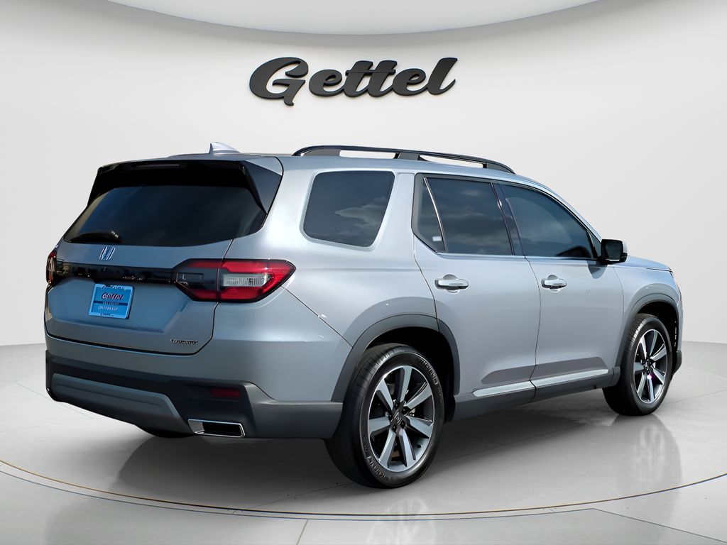 View vehicle photo 5