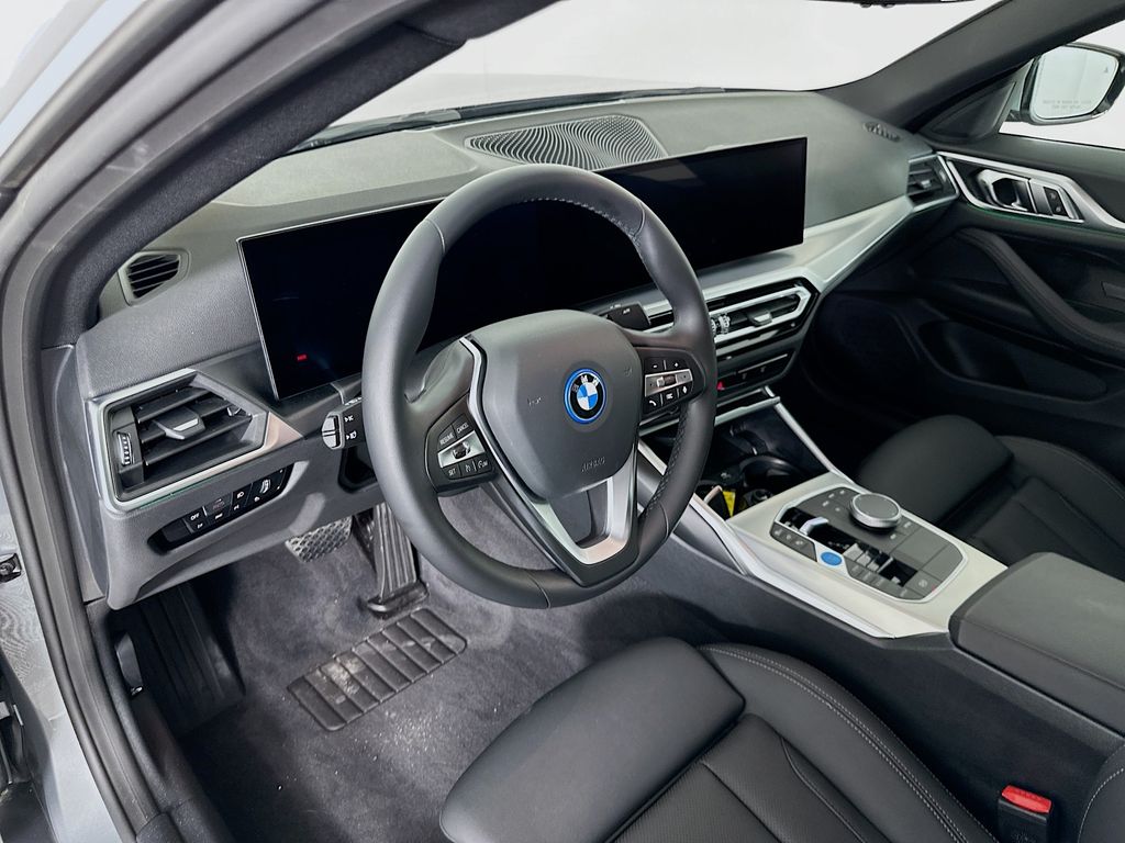 2024 BMW i4 eDrive35 9
