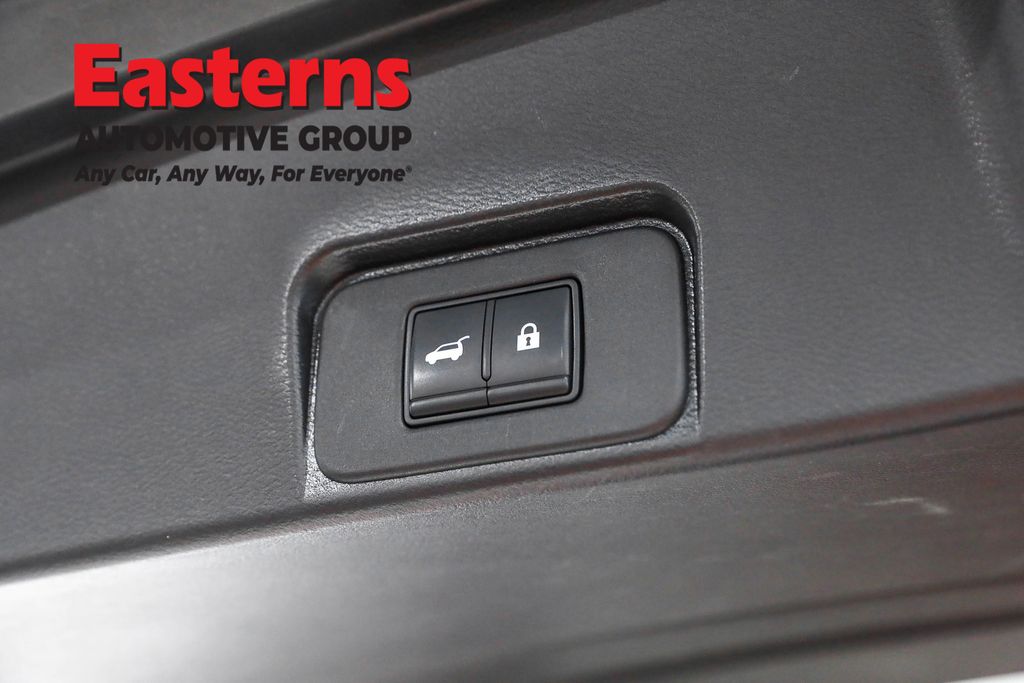 Used 2022 Red Nissan SV image 22