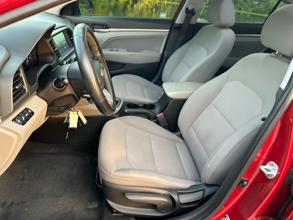 Thumbnail: 2019 Hyundai Elantra - 14