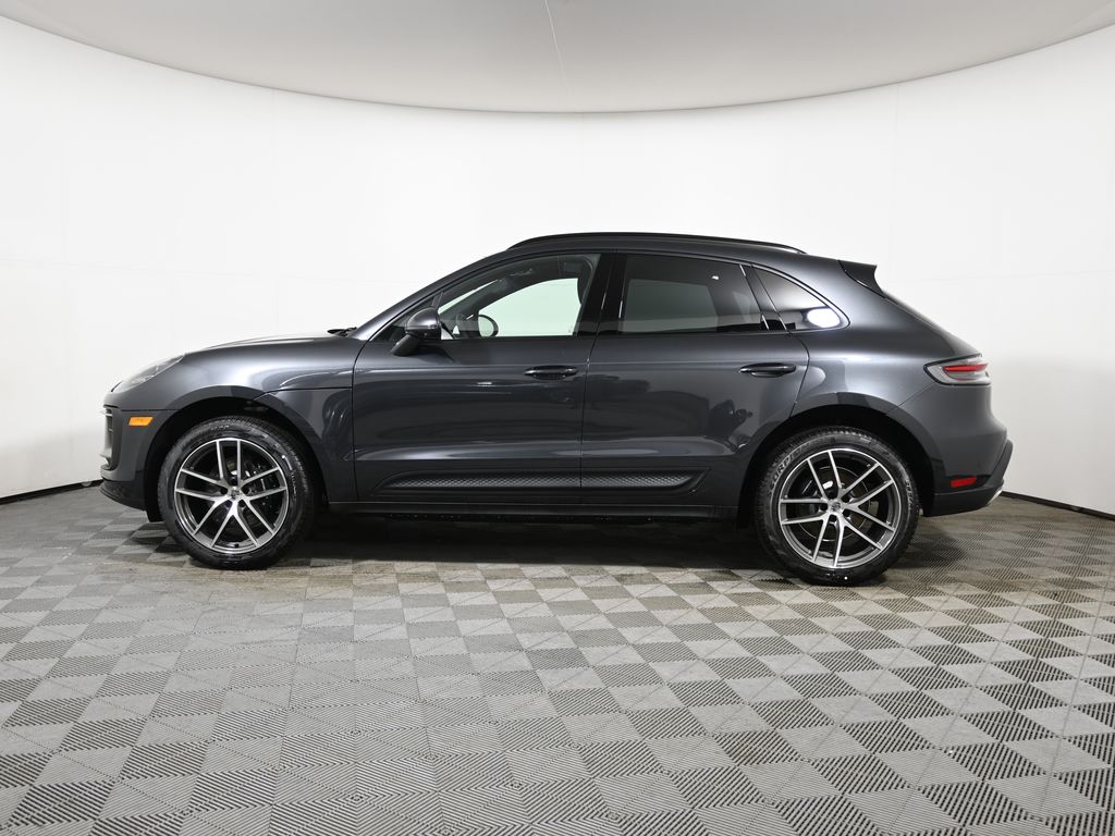 Thumbnail: 2026 Porsche Macan - 2