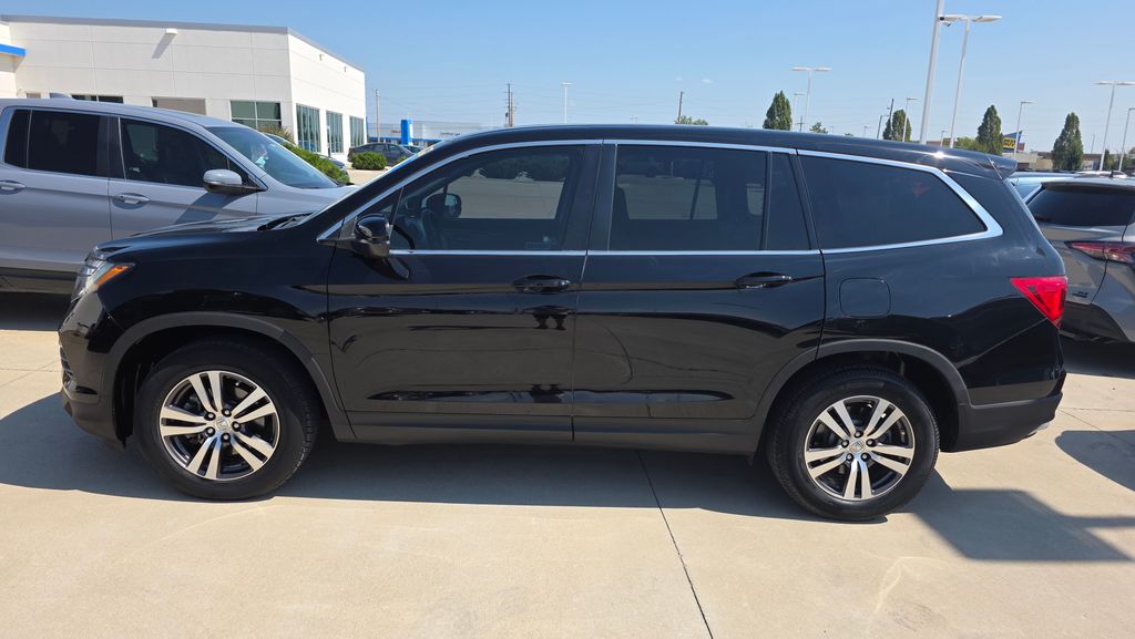 Used 2017 Honda Pilot EX-L with VIN 5FNYF5H50HB036461 for sale in Kansas City