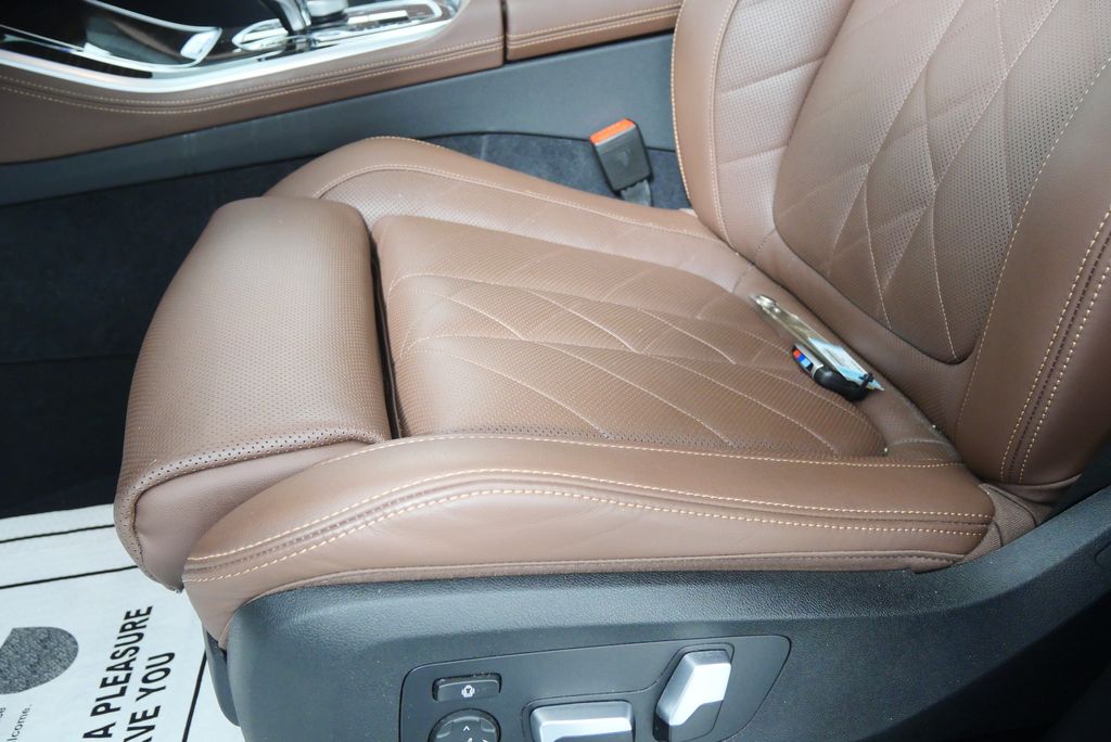 Thumbnail: 2023 BMW X5 - 10