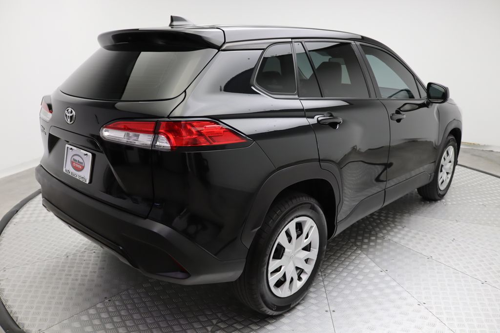 Thumbnail: 2023 Toyota Corolla Cross - 8