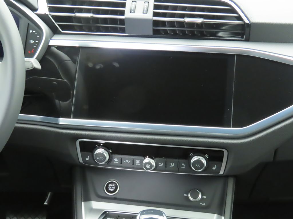 Thumbnail: 2025 Audi Q3 - 14