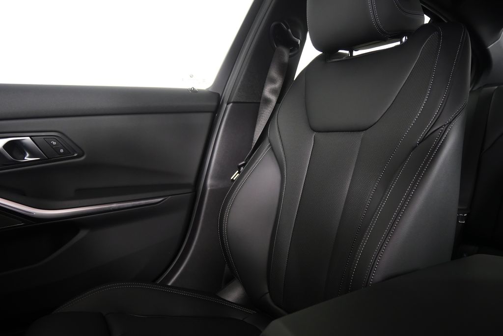 Thumbnail: 2026 BMW 3 Series - 22