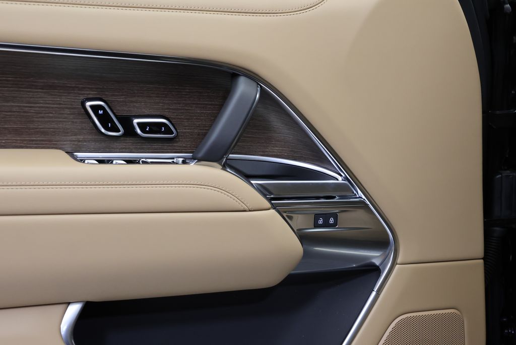 Thumbnail: 2026 Land Rover Range Rover - 27