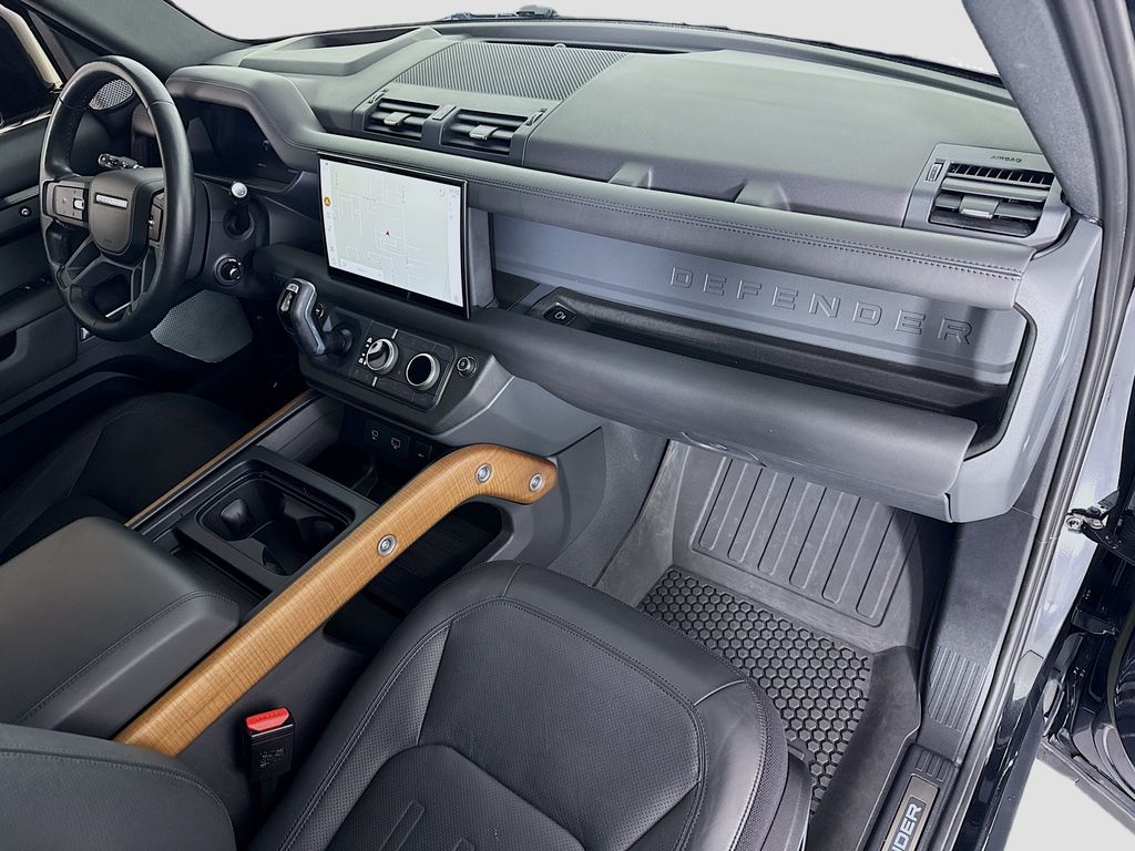 Thumbnail: 2023 Land Rover Defender - 18