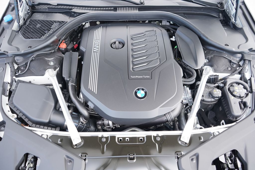 Thumbnail: 2026 BMW 8 Series - 22