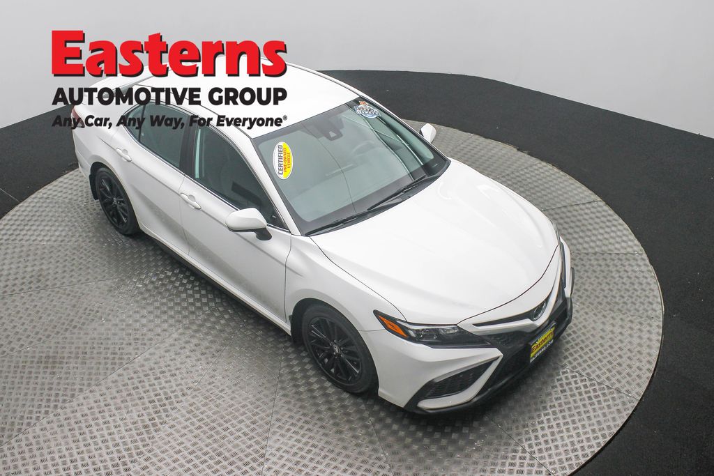 Used 2022 White Toyota SE image 3