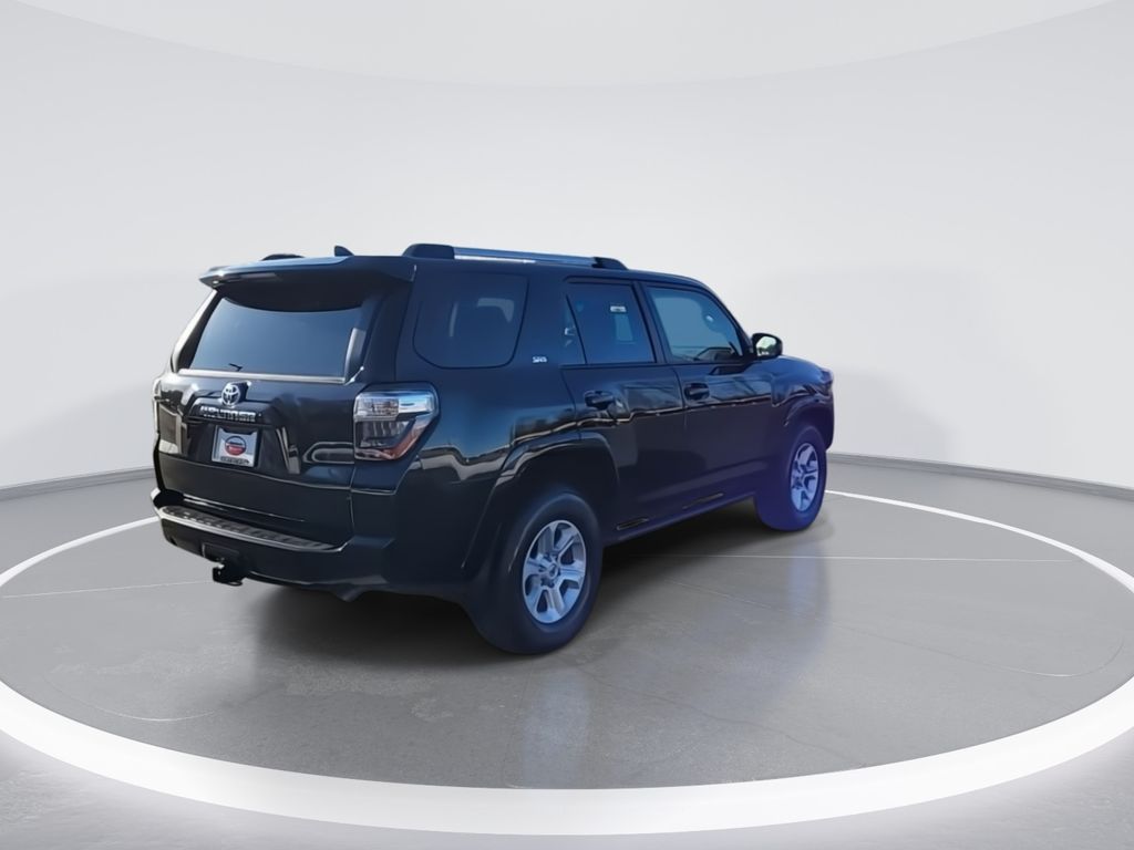 2023 Toyota 4Runner SR5 8